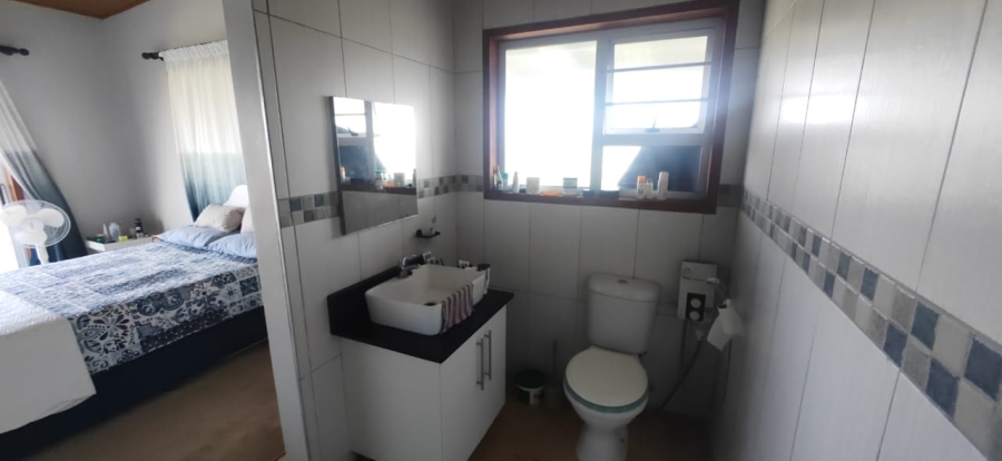 5 Bedroom Property for Sale in Seemeeu Park Western Cape